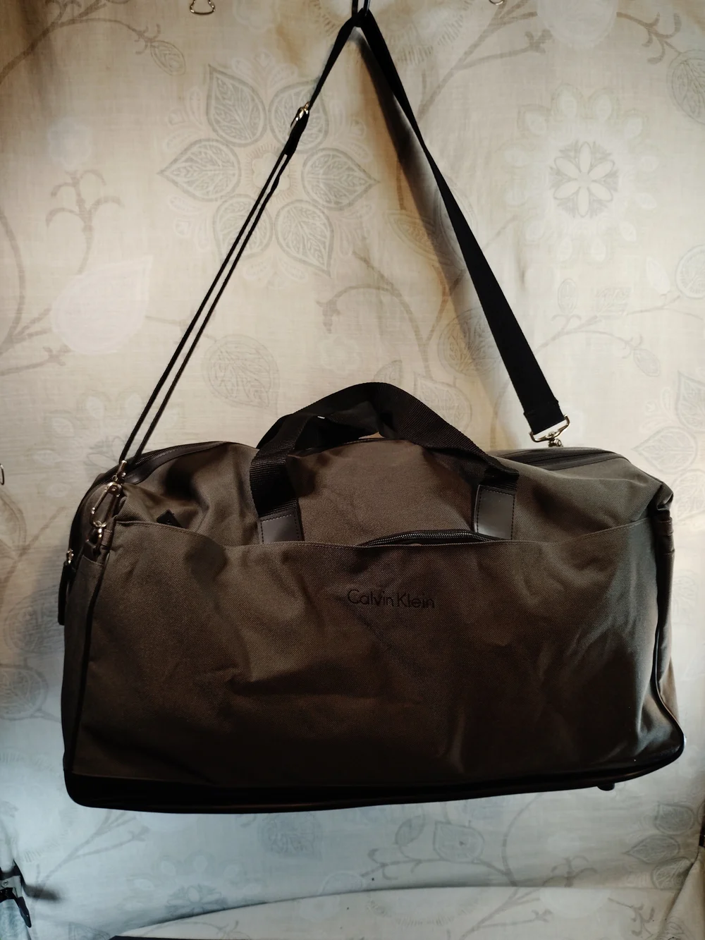 Calvin Klein Men's Olive Green Duffle /Travel Bag